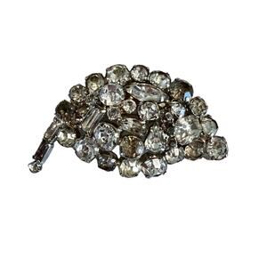 Vintage mid century rhinestone leaf paisley brooch